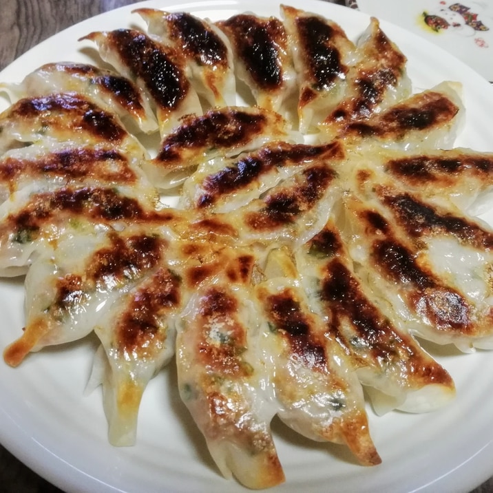 の 美味しい 作り方 餃子 美味しい餃子の具の作り方。コツは水分！肉汁たっぷりで旨い！！